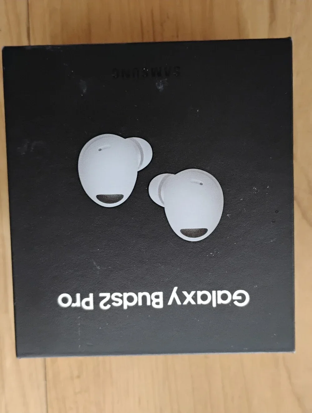 Samsung Galaxy Pro AKG ear buds in white